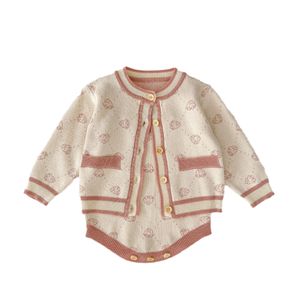 Pull tricoté à carreaux pour petites filles, gilet ours mignon, chemises, manteau, jupes plissées, pantalons, vêtements pour enfants, automne 2543