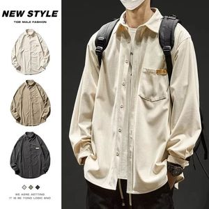 Herfst Lange Mouw Corduroy Shirts Voor Mannen Plain Y2K Vintage Cargo Shirt Koreaanse Mode Losse Streetwear Blouses Kleding 240306