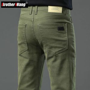 Automne Mens Slim Stretch Jeans à la mode et polyvalent en tissu doux pantalon armée armée Coffee Green Brand masculin Brand de marque 240321