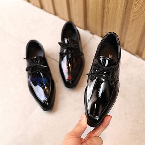 Automne nouveaux enfants chaussures en cuir garçons chaussures habillées couleur unie noir enfants chaussures décontractées style britannique semelle souple étudiant SP085 210306