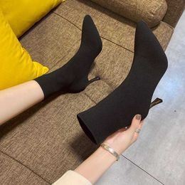 Chaussures d'automne en tissu noir pour femmes, bottes courtes à talons fins et pointus, à haute élasticité, chaussettes polyvalentes à la mode