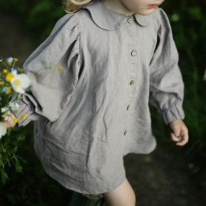 Autumn Retro Girls lange mouwen katoen en linnen shirts met knoppen Baby Girl Casual Doll Collar Lantern Sleeve Tops 240512