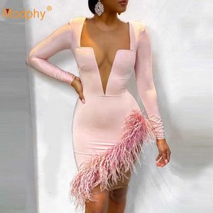 Automne Sexy À Manches Longues O-Cou Maille See-Through Plume Rose Moulante Bandage Robe Femme Soirée Robe 210527