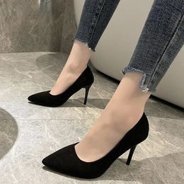 Otoño Simple elegante tacones altos Stiletto zapatos de mujer puntiagudos etiqueta negra zapatos individuales profesionales zapatos de boda 240103