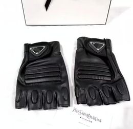 Gants d'automne de couleur unie Designers européens américains pour hommes femmes gants d'écran tactile mode d'hiver smartphone mobile gants à cinq doigts 01