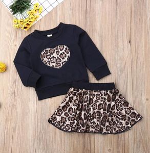 Automne Toddler Baby Girl Vêtements Ensembles Couleur Solide Couleur Coeur Pêche Housses à manches longues Léopard Print Mini jupe 2pcs Tenues