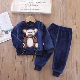 Herfst Winter Babykleertjes Pyjama Sets Meisjes jongens Warm Flanel Fleece Cartoon Beer Pyjama Kinderen Thuis Pak 0-5Y 240115