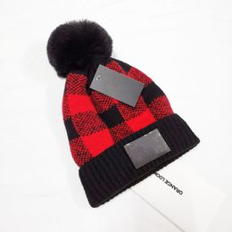 Herfst Winter Brand Dameshoed Big Hair Ball Pus Velvet Beanie Caps Outdoor Warm Knit Hats Grid Satin Bonnet Gorros Mujer Invierno