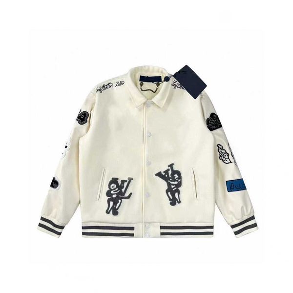 Uniforme de baseball Bugs Bunny automne/hiver avec veste en coton, manches en cuir de veau et corps en polaire, motif de dessin animé brodé, fil polaire rayé au bas.