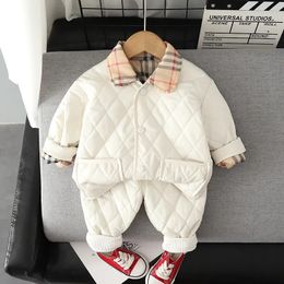 Automne Winter Girls Clothes Set Plus Veet Two-Piece Set Boy Boys Cotton Coats and Pantals pour enfants Vêtements 26