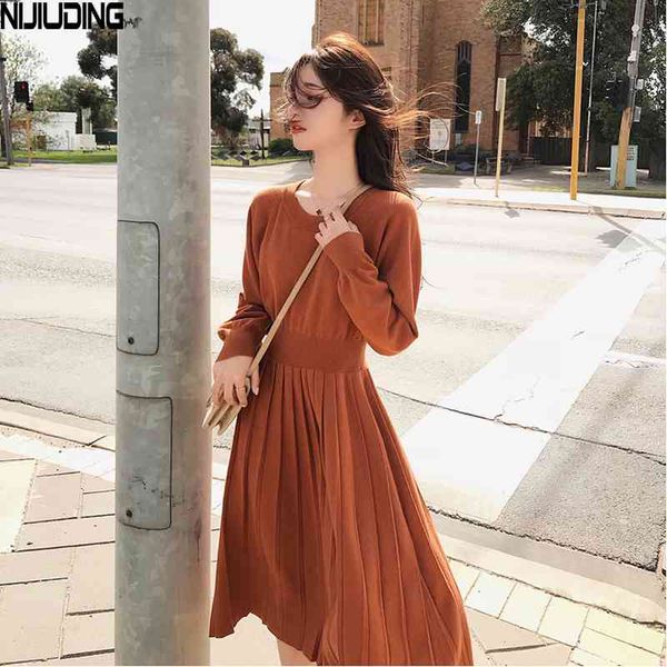 Automne hiver haute taille longue manches longues robe de pull plissé femmes vintage slim hochet molle robes femelles 210514