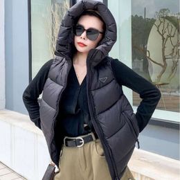 Automne hiver veste femmes designer doudoune gilet femme lettre triangle manteau de pain à capuche mode féminine chaud vers le bas coton gilet