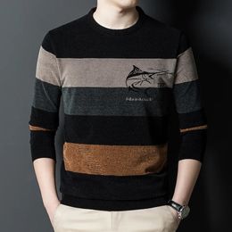Autumn Winter Heren Stripe Print rechte mouw Lange Polo Button Round Neck T -Shirt Business Casual Fashion Tops 231222