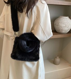 Automne/hiver nouveau sac en laine Imitation sac à bandoulière unique épaule fourrure bandoulière sac fourre-tout en peluche sac fourre-tout Style noir