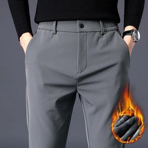 Pantalons d'hiver d'automne épaississez la toison bordée de ponts de survêtement élastique chaud doublé de pantalon gris mince pantalon mâle 240122