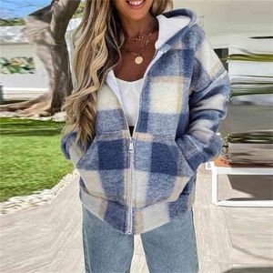 Otoño Invierno bolsillo manga larga con cremallera abrigos cálidos patrón de cuadros sueltos chaqueta con capucha de felpa mujer Casual Plaid prendas de vestir 210922