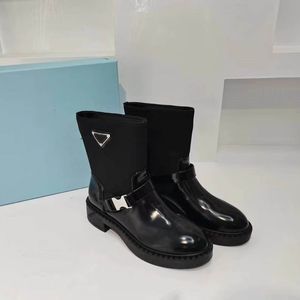 Botas de diseñador para mujer de otoño invierno para mujer Slip-On Round Toe Tobillo Barcos Mujer y hombres Hebilla Motocicleta Lujosas Damas Marca Corta 04