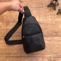 Avenue Sling Bag Mens Poitrine Portefeuilles Sacs Cuir de Vachette Classique Designer Épaule Mans Luxurys Designers Cross Body Sacs à Main Hobos Message Sac à Main Fourre-Tout