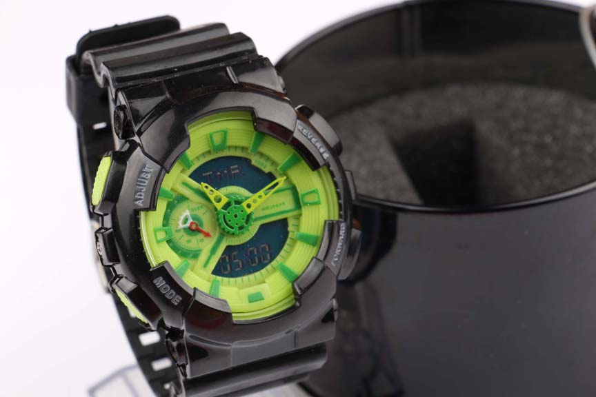 black green dial with box