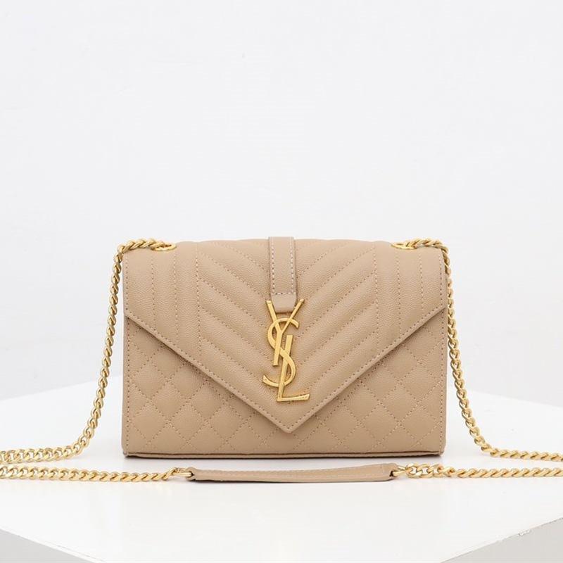envelope medium bag in grain de poudre embossed leather