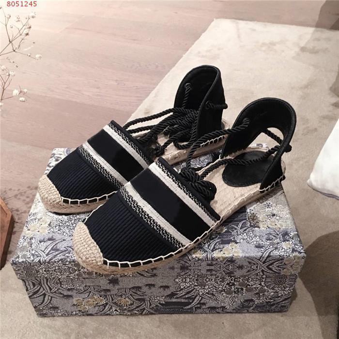 ladies stylish flat shoes