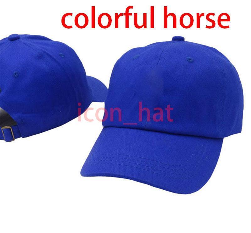 Blau mit buntem Pferd