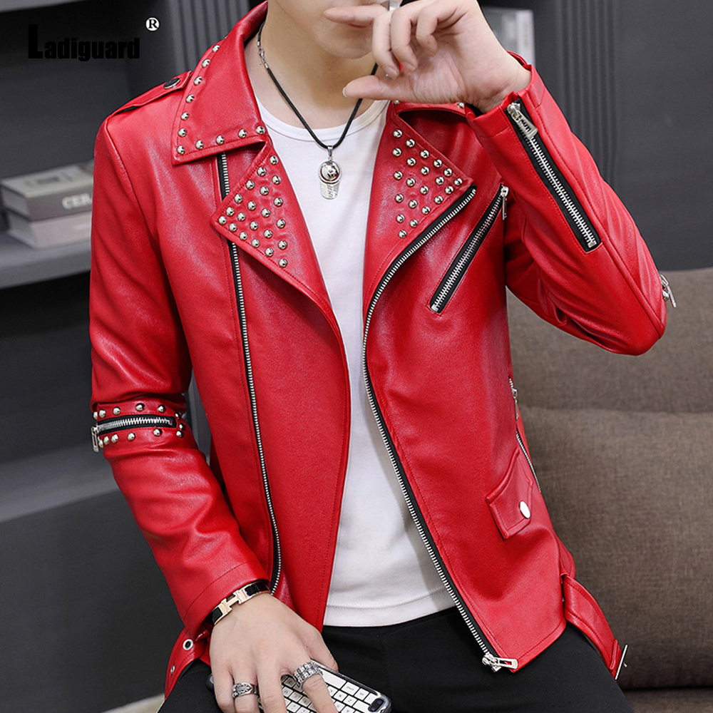 Talla grande 3xl Mens PU chaquetas de cuero estilo kpop otoño chaqueta biker Faux abrigos de cuero rojo cremallera negro remache sobrecoats 5xl