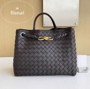 Familia B Hebilla de 8 líneas Andiamo Cuero original 2024 Nuevo tejido para mujer Portátil Solo hombro Crossbody Documento oficial Bolsa de asas 11