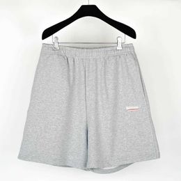 B's Coke Pantalones cortos con agujeros en gris pino ancho con banda de París desgastada y bordados