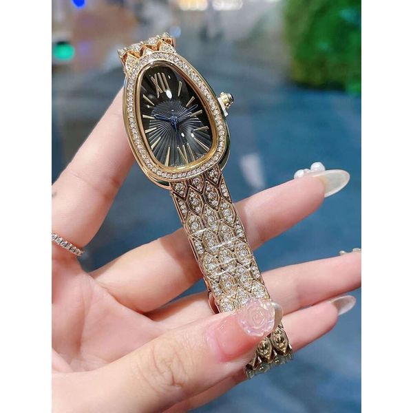 B Seduttori Fashion Luxury Serpenti Wristwatch Femmes Designer Watch Light Snake Head Classic Diamond Double Ring Versatile Quartz Women's's oiyt N8QP
