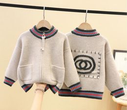 B142 enfants vêtements de créateurs à carreaux veste tricotée Cardigan bébé garçon fille pulls tricots pull enfants manteau