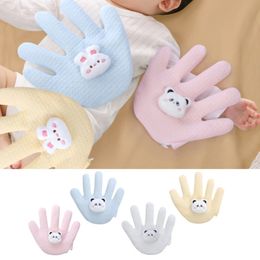 Baby's kalmeert Cartoon AntiStartle Hand Pacify Toy geboren Kussen Voorkomt schrikken en bevordert de slaap X90C 240313