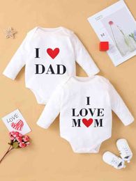 Baby 2pcs Heart And Slogan Graphic Tee Bodysuit SHE