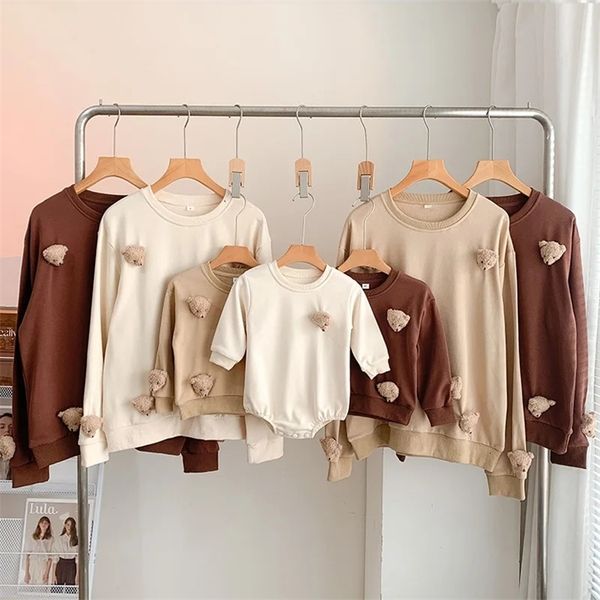 Bébé et papa maman vêtements assortis pour toute la famille sweat maman et fille égaux à manches longues hauts papa fils vêtements 231228