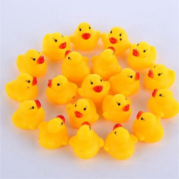 Bébé Jouet De Bain Hochet Sonore Enfants Infantile Mini Canard En Caoutchouc Natation Baignade Cadeaux Course Canard Couineur Piscine Amusant Jouer ToyZZ