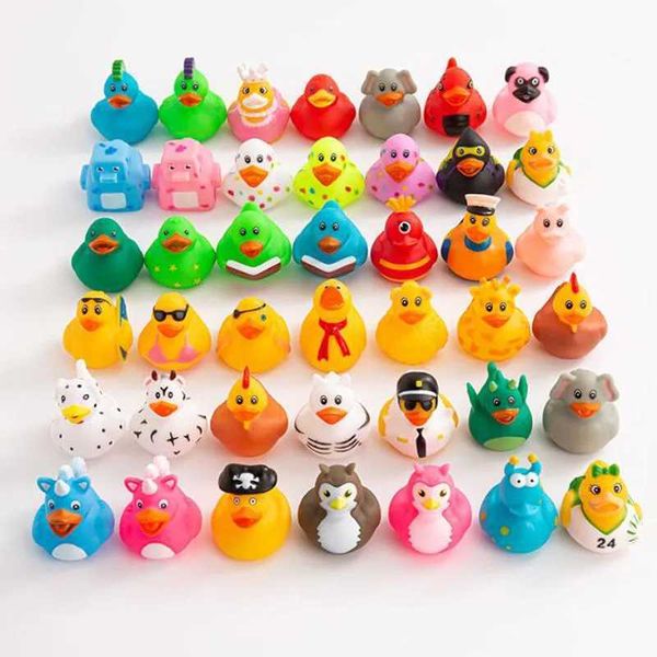 Toys de bain bébé 5-50pcs Nouveaux jouets de bain de canard en caoutchouc Poueaux de bain mignons douche jouet de fête d'anniversaire cadeaux pour les filles ou les garçons