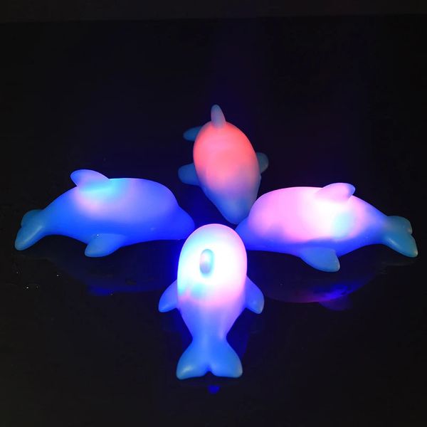 Jouets de bain pour bébé, jouet de baignoire en forme de dauphin, éclairage Led pour enfants, plage lumineuse flottante, canard en caoutchouc 231122