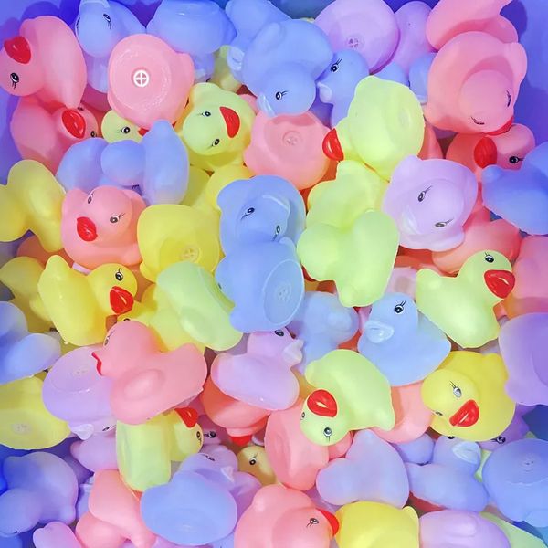 Juguetes de baño para bebé Macaron Squeaky pato de goma Duckie flotador juguetes de baño Baby Shower juguetes de agua para natación juguetes de fiesta en la piscina regalos niños niñas 231026