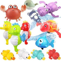 Baby Bath Toys Nouveau dessin animé Animal Baby Water Piscine Bath Bath Duck Winding Chain Clock Baby Bath Toy 0 24 mois Cadeaux2452422