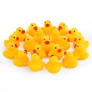 Bébé bain eau canard jouets Mini flottant jaune canards en caoutchouc avec son enfants douche natation plage jouer jouet