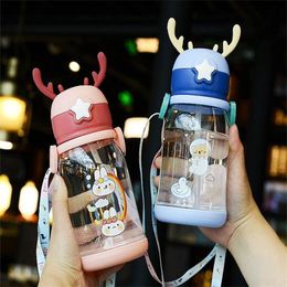 Biberons # Kids Water Sippy Cup Antler Creative Cartoon Feeding Cups with Straws Leakproof Bottles Outdoor Childrens 230621