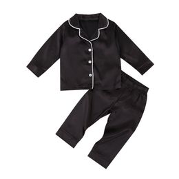 Baby Boy Black Satin Seda Conjuntos de pijamas Ropa de dormir Manga larga Top Pantalones 1-7Y Niños pequeños Niños Verano Otoño Casual Camisón 220706
