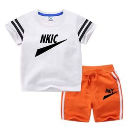 Ropa deportiva estampada de marca para bebés, conjunto de 2 camisetas y pantalones cortos cómodos de verano para niñas, conjunto de ropa para niños