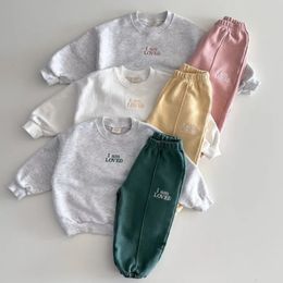 Baby Boy Girls Spring Sports Suisse Kids Clothes Setts LETTER PRINT Sweat-shirt Sweatpants Enfants Automne Coton Casual Sportswear 240401