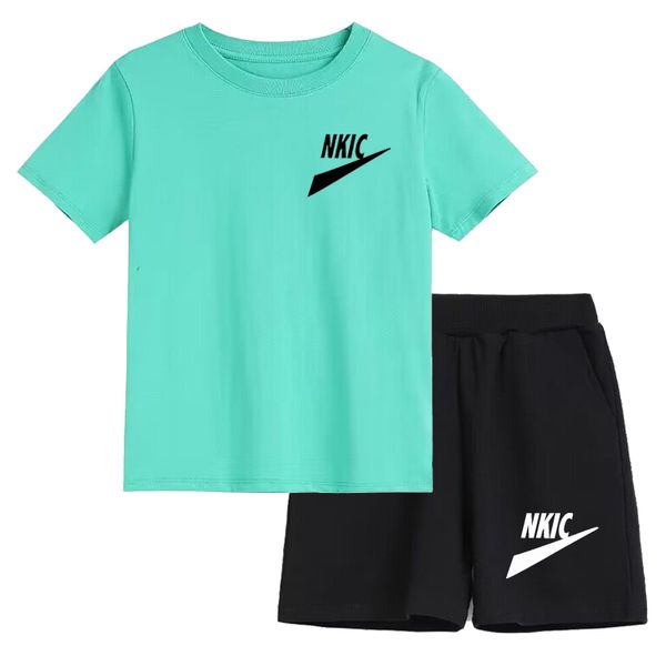 Chéchants de bébé d'été Enfants enfants garçon fille à manches courtes 100% coton t-shirts et shorts adapter le logo de marque gamin imprimer 2pcs survêtement