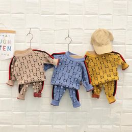Baby Boys Girls Brand Clothing Sets Letters Gedrukte pasgeborene gebreide outfits Spring Herfst Infant Suit peuter Twee stukken Sets 0-2 jaar