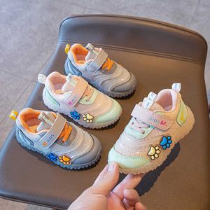 Baby jongens meisjes voetafdruk sneakers lichtgewicht anti-gladde klittenband leuk 1-8 jaar oud kinderen casual sportschoenen T21N09LS-34 G1025