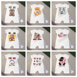 Baby Boys Letter Bear Gedrukte Rompers 0-24 maanden Pasgeboren kleding Designer Peuter Kids Onepure Climb Infant Girl Cotton Soft Jumpsuits Z7730