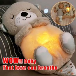 Baby Breathing Bear Bear Solding Otter Flush Doll Toy Toy Baby Kids Music Soothing Sleeping Companion Sound and Light Doll Toy Regalo 240422