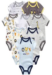 Vêtements de bébé 8pcslots unisexes de boygirl nouveau-né Roupas de bebes cotton bébé tout-petit saut à saut à manches courtes